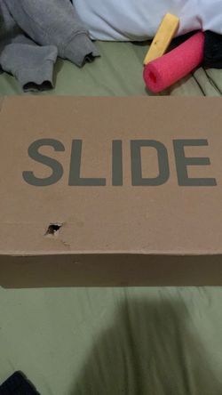 Yeezy slide size 9 brand new