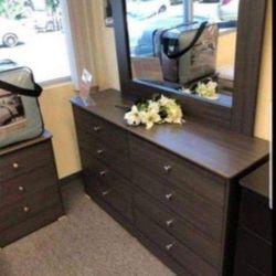 8 Drawer Compress Wood Dresser With Mirror 
