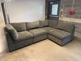 Free Delivery - Thomasville Modular sectional Sofa Couch 4 piece