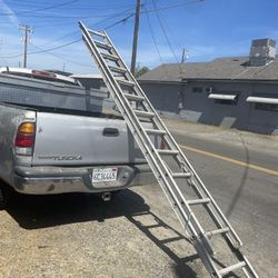 Escalera De Extensión 24 Pies Aluminio 