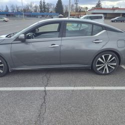2019 Nissan Altima Platinum 