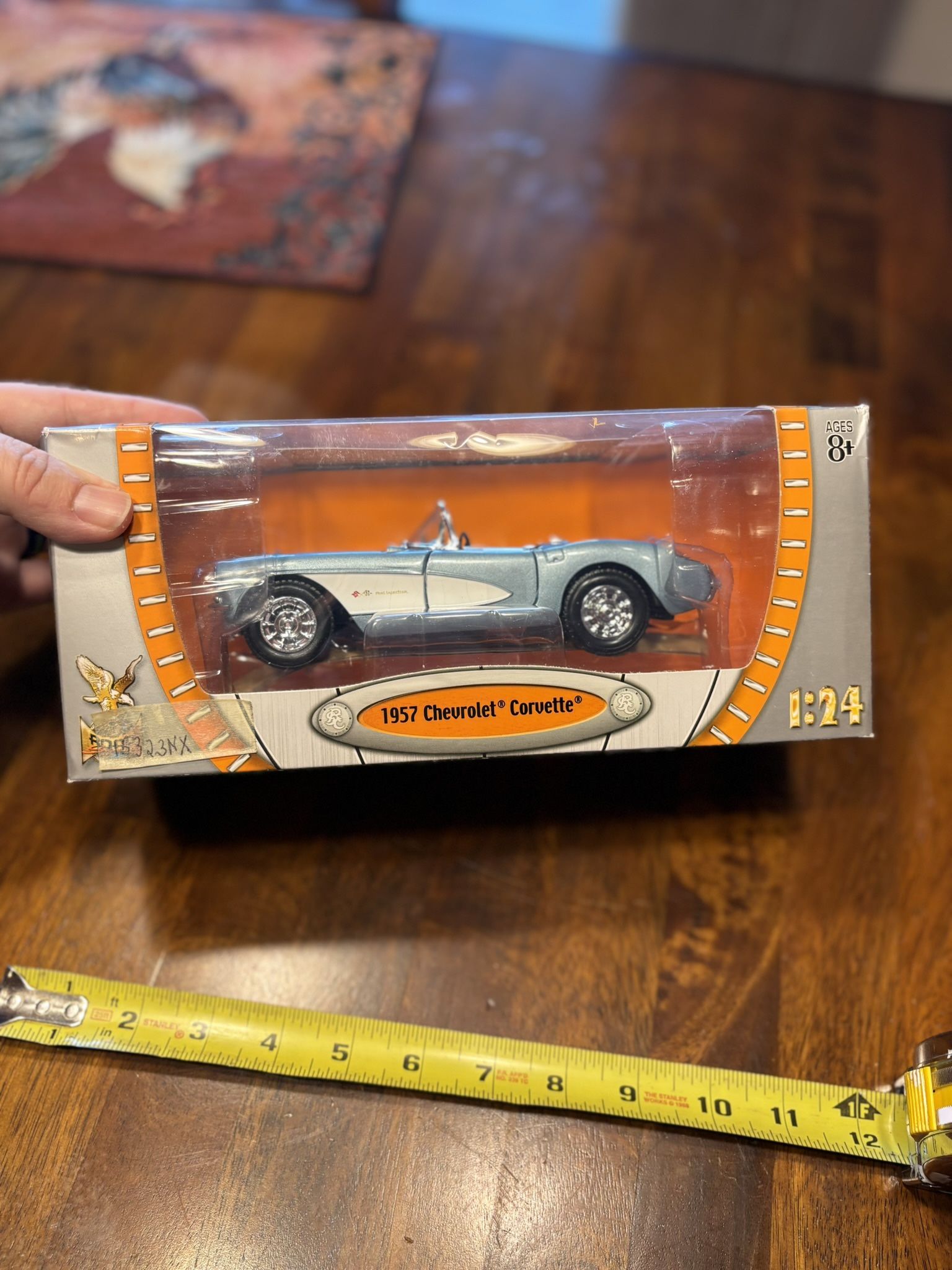 Road Signature 1957 Chevrolet Corvette Convertible Diecast Car Model 1:24