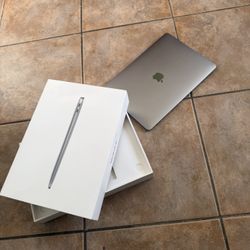 MacBook Air, Excellent Condition!!
