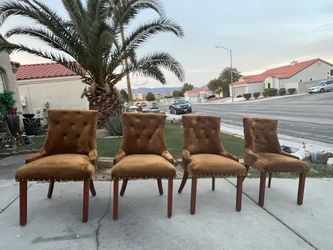4 Like New Brown Tufted Velvet Dining Chairs 