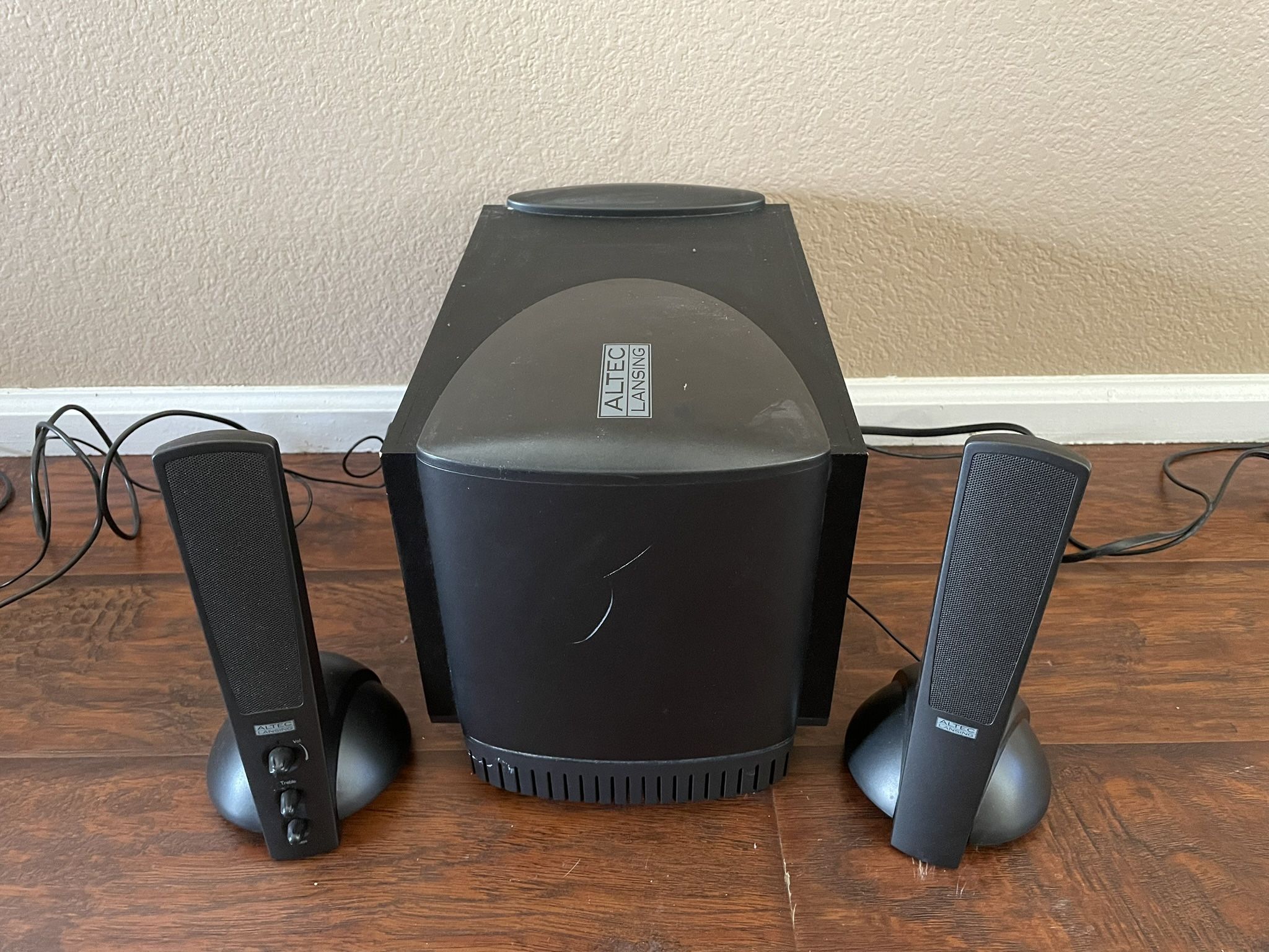 Altec Lansing ATP3 Multimedia Computer Speakers & Subwoofer