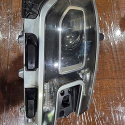 2014 Ford Flex Right Headlight