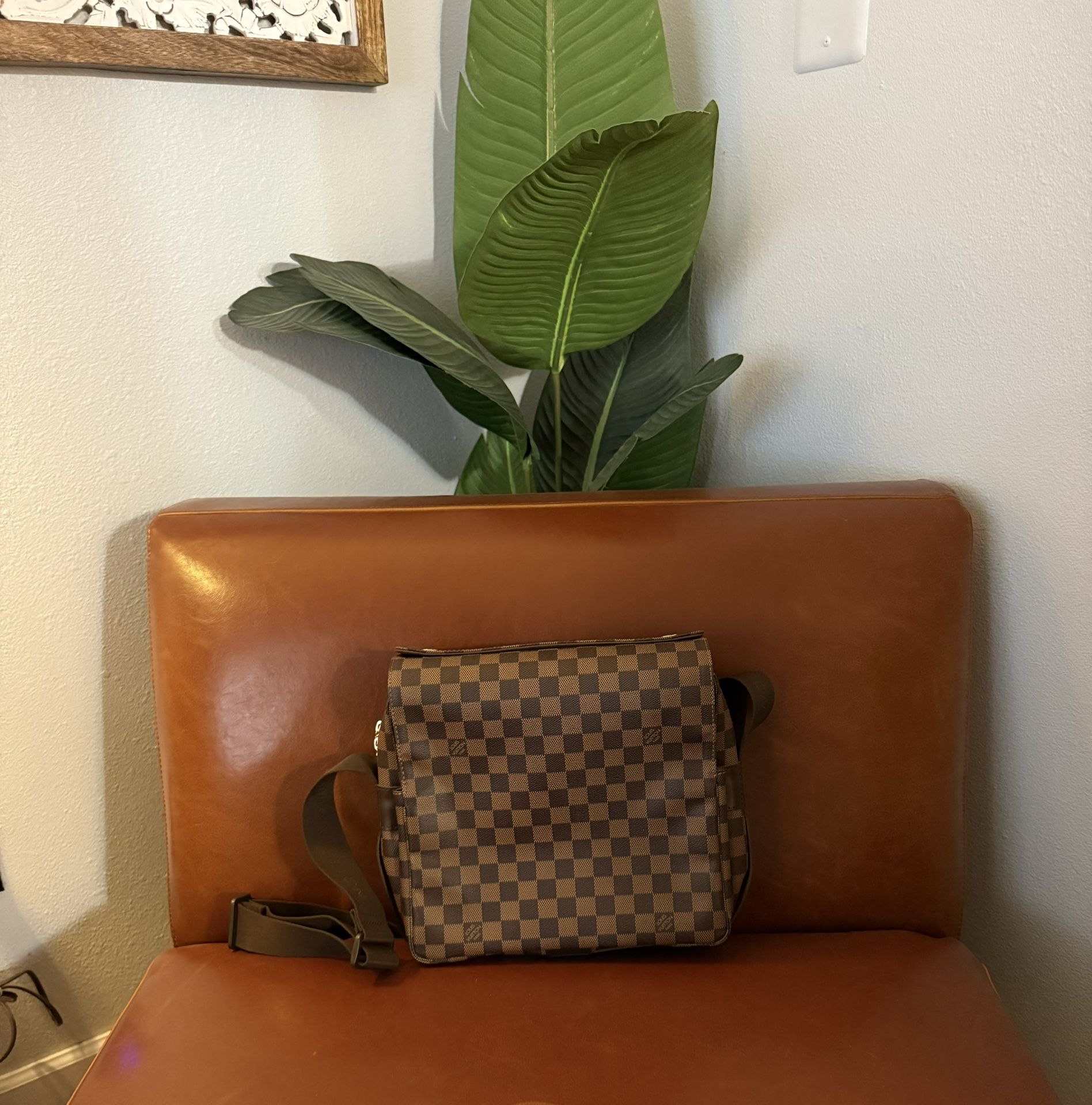 Louis Vuitton Messenger Bag