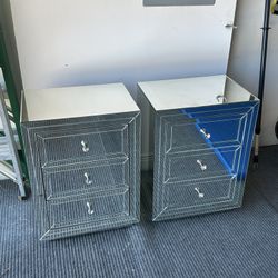 ✨ Set of 2 Mirrored Nightstands / Bedside Tables - Glam & Modern ✨