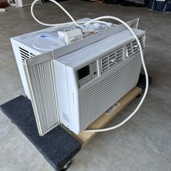 8,000 BTU Window Unit Air Conditioner With Remote