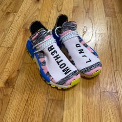 Adidas Motherland  Size 10