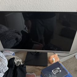 HP 24 In Monitor With hDMi And Outlet 