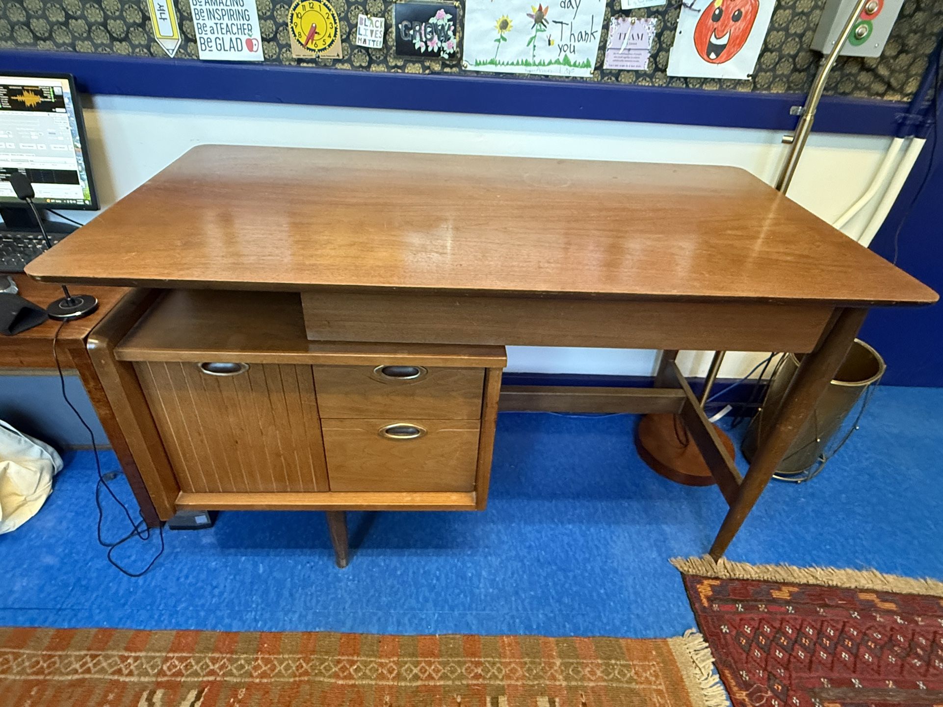 Mid-Century Modern Desk β Mainline by Hooker + FREE Vintage Lamp! $400 OBO