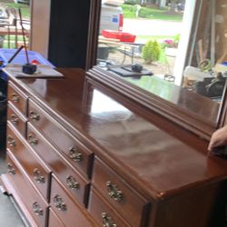 Taylor Jamestown Solid Cherry Dresser With Mirror
