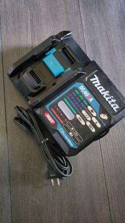 Makita 40v XGT Charger