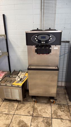Soft serve machine