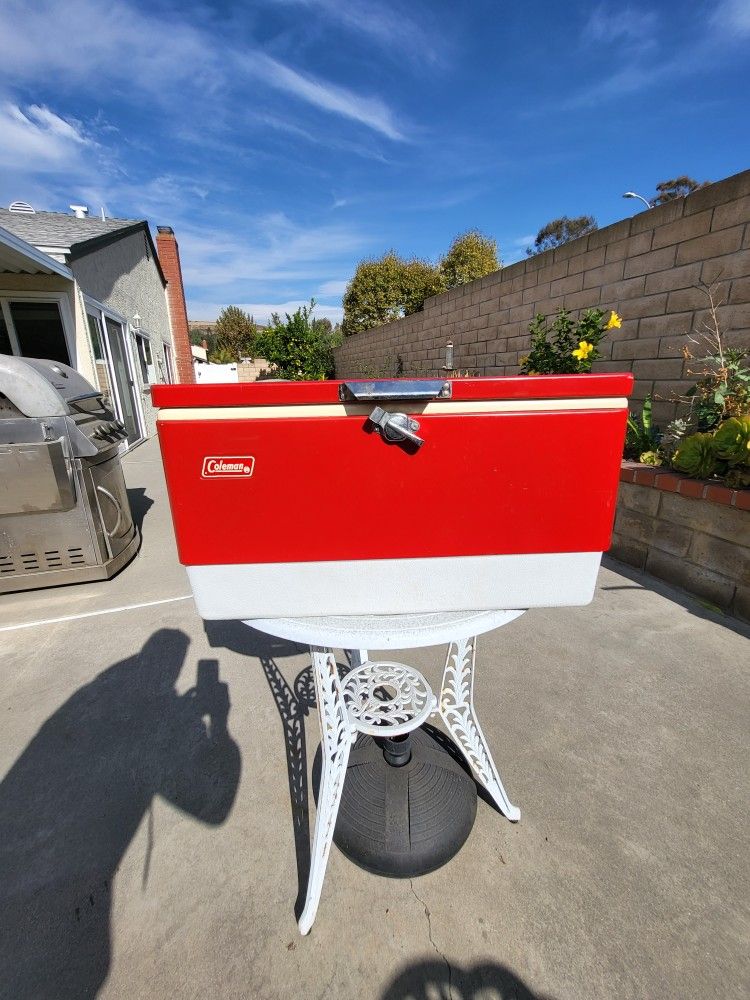 Vintage Coleman Cooler / Ice Chest