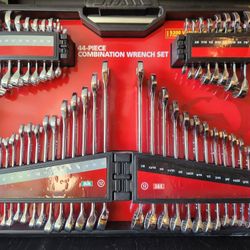44 Piece Husky Combination Wrench Set. SAE and MM.