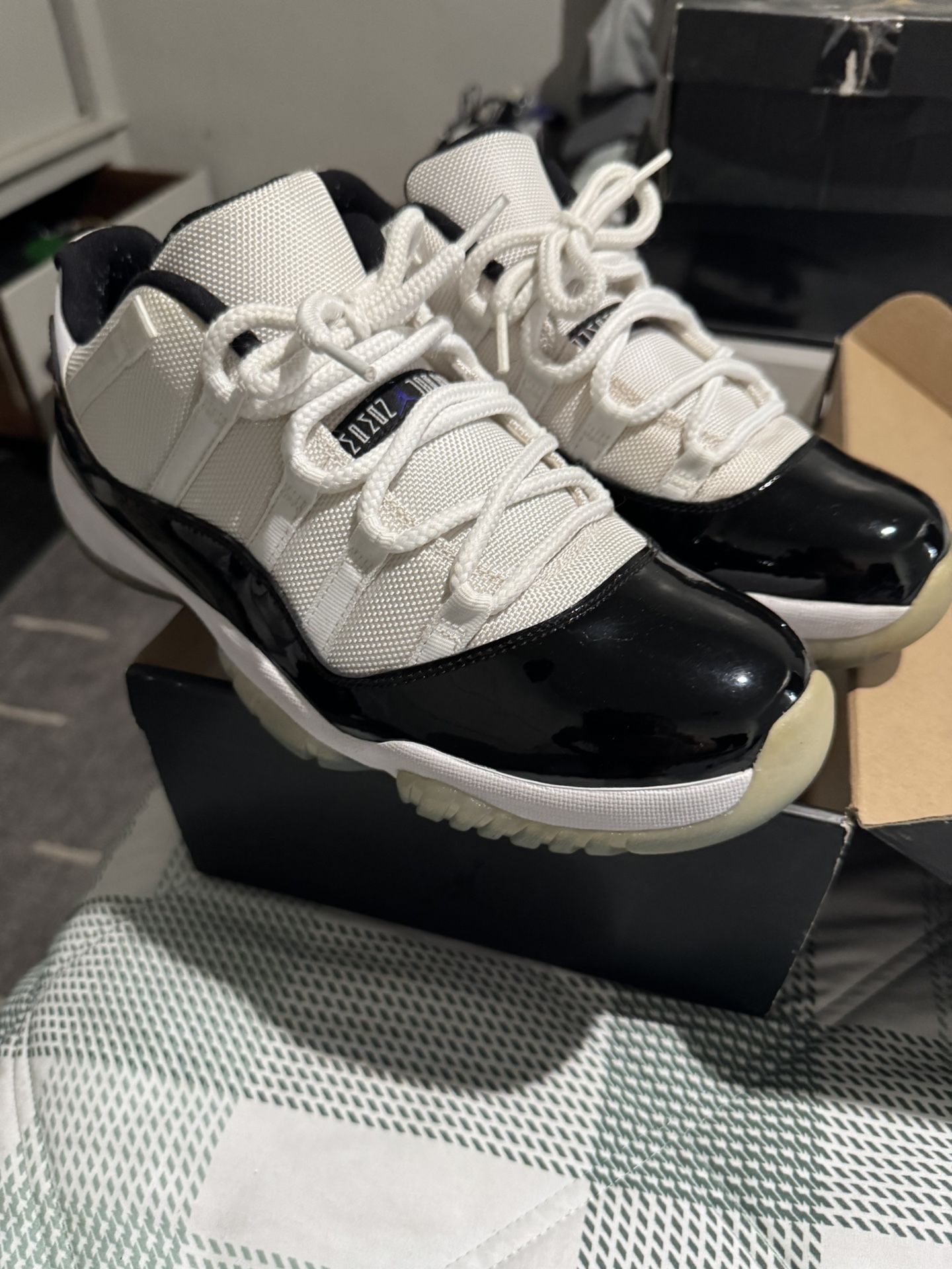 Jordan 11 Low Concord