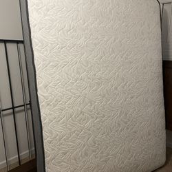 Like New Queen Mattress