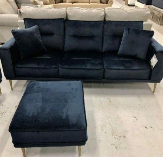 Navy Sofa Ashley Furniture/Same Day Delivery/ for Sale in Fremont, CA