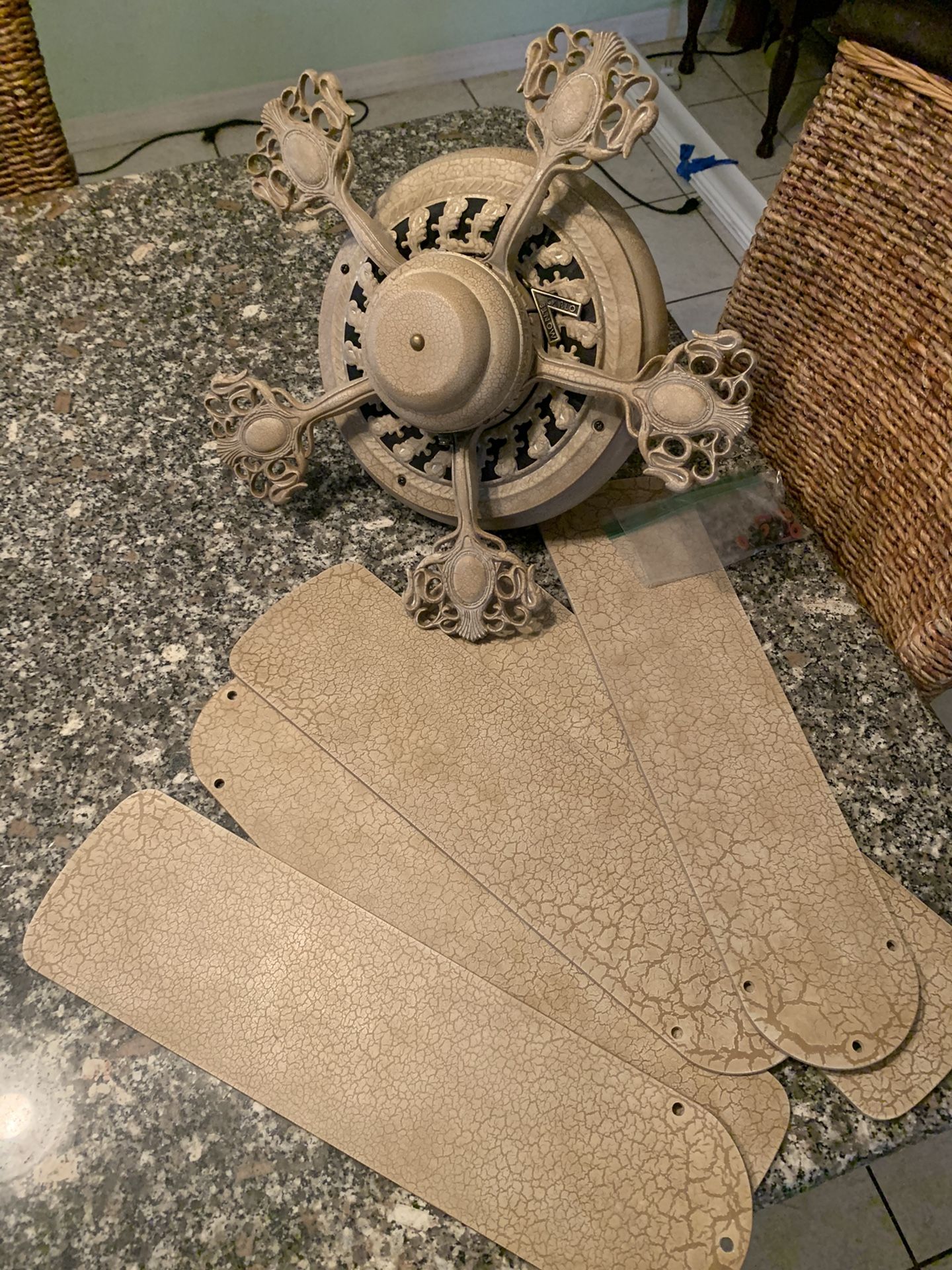 52” 5 blade ceiling fan Monte Carlo