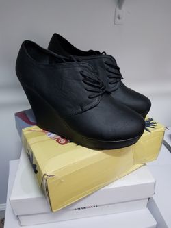 Black Wedges size 10