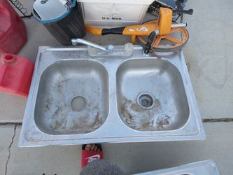 Stainless steel sinks