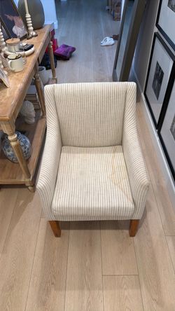 Upholstered Accent Chair with Wood Legs