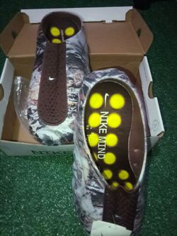 Nike mind slides size 9