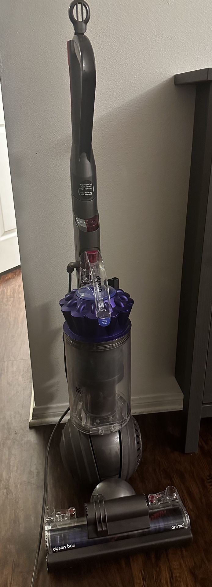 Dyson- Ball animal Upright Vacuum With 4 Accessories Iron/purple