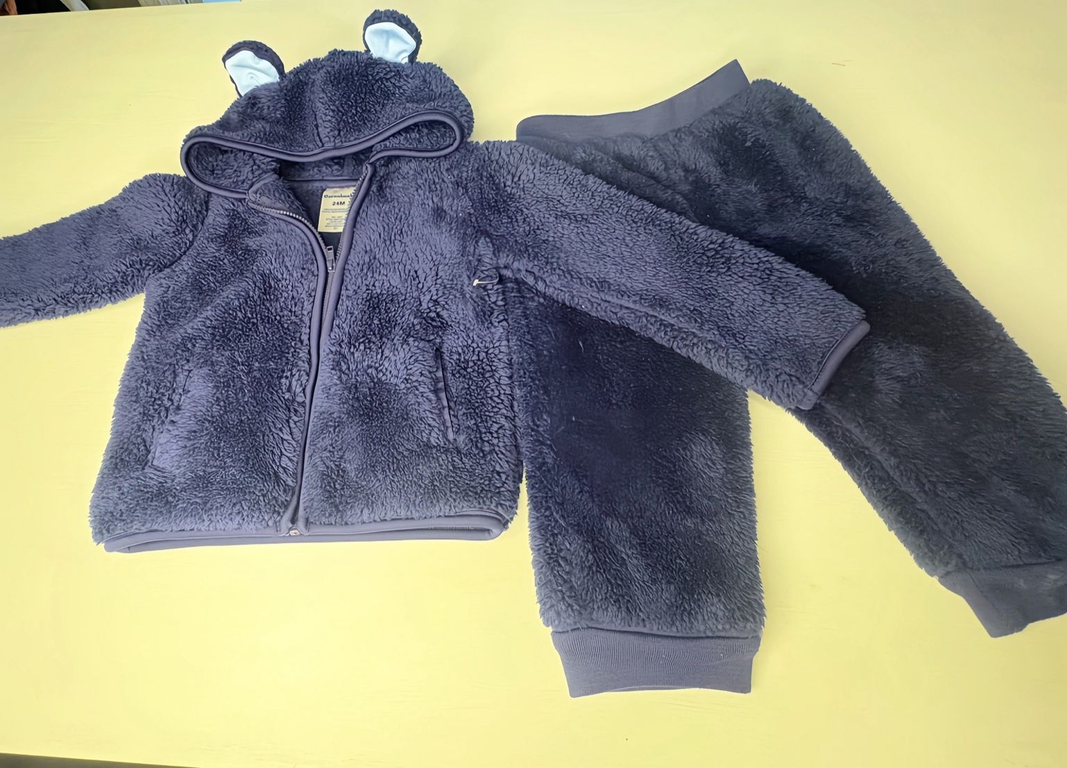 Brand New Sherpa Set 24 Months 