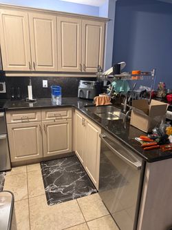 Complete Kitchen Cabinet Set – Upper & Lower Cabinets + Hardware