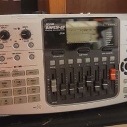 ZOOM MRS-8  Recording Beat Machine