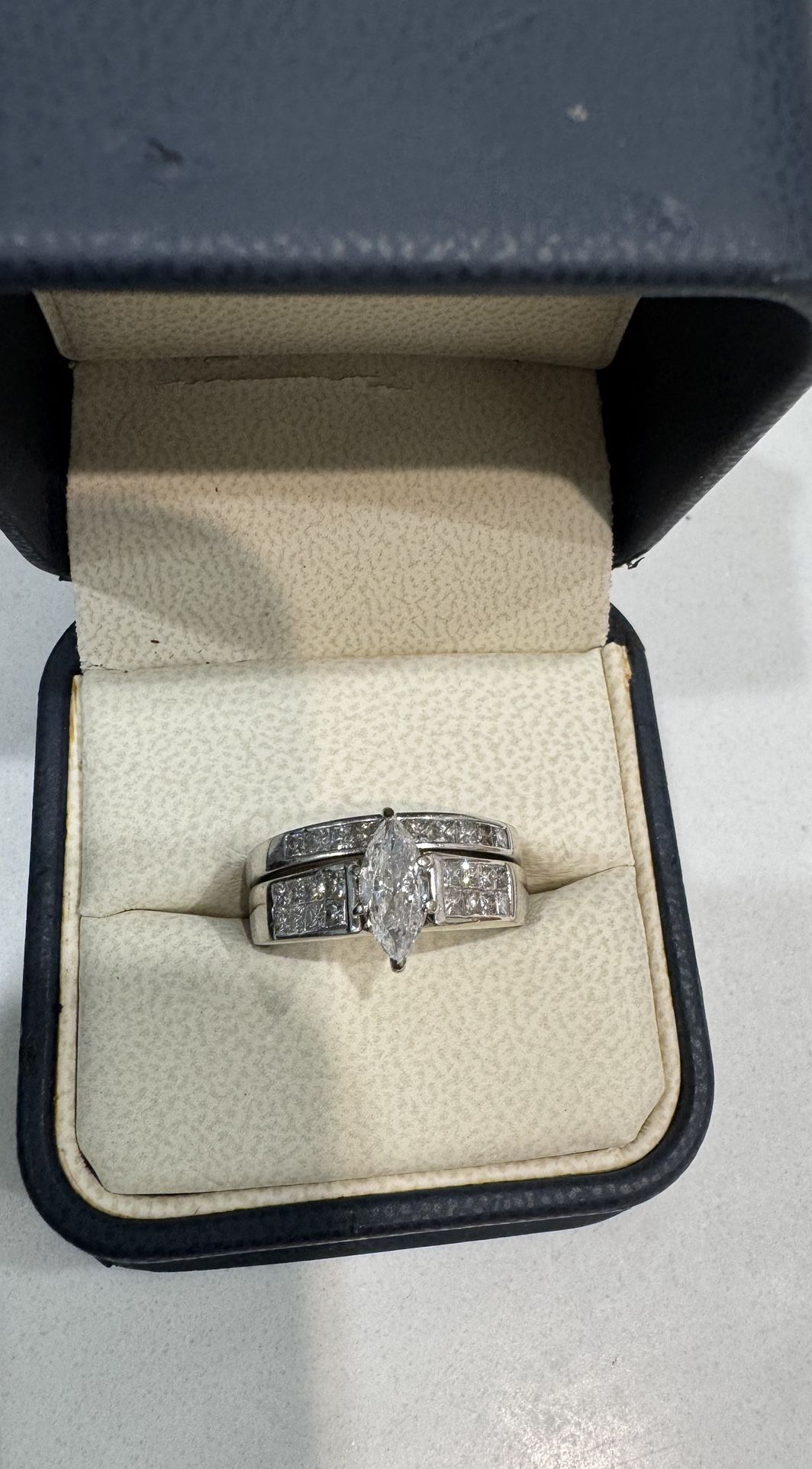 Engagement/wedding Ring