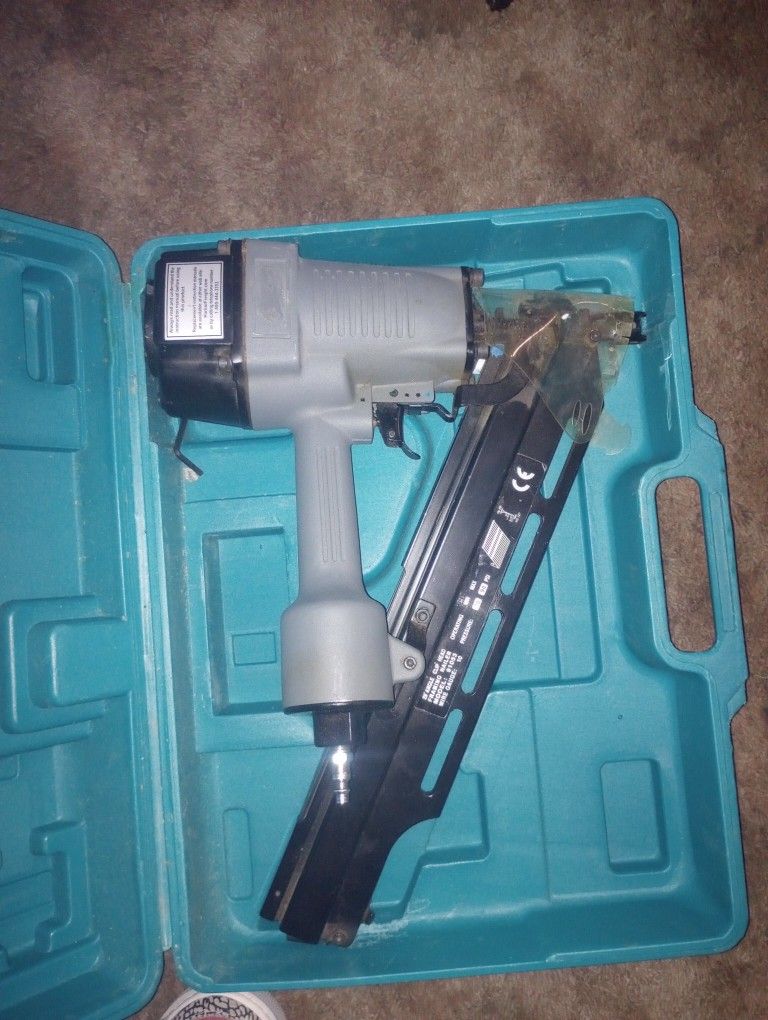 central pneumatic contractor series nail gun