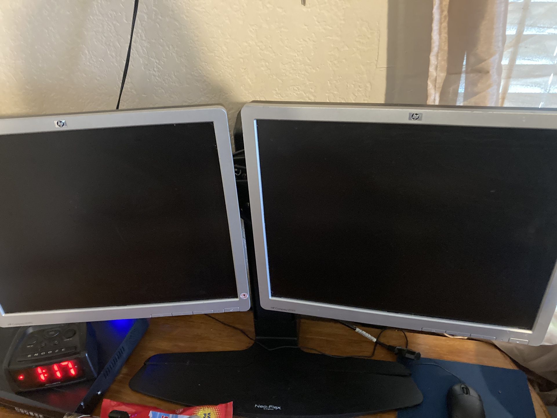 HP Dual Computer Monitors