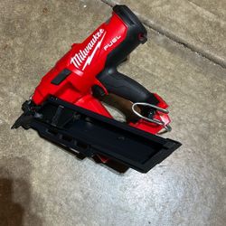Milwaukee M18 FUEL 30° FRAMING Nailer tool Only 