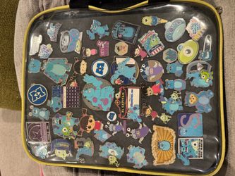 Disney pin Lot +2 back pack pinfolio