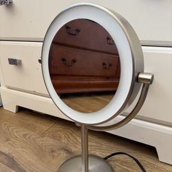 Lighted Vanity Mirror