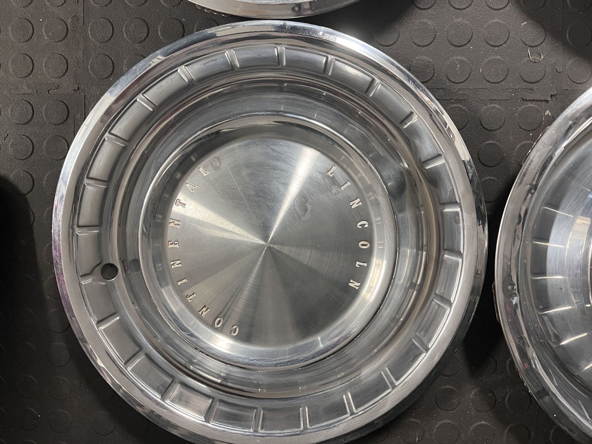 1962/63 Lincoln Continental Hubcaps