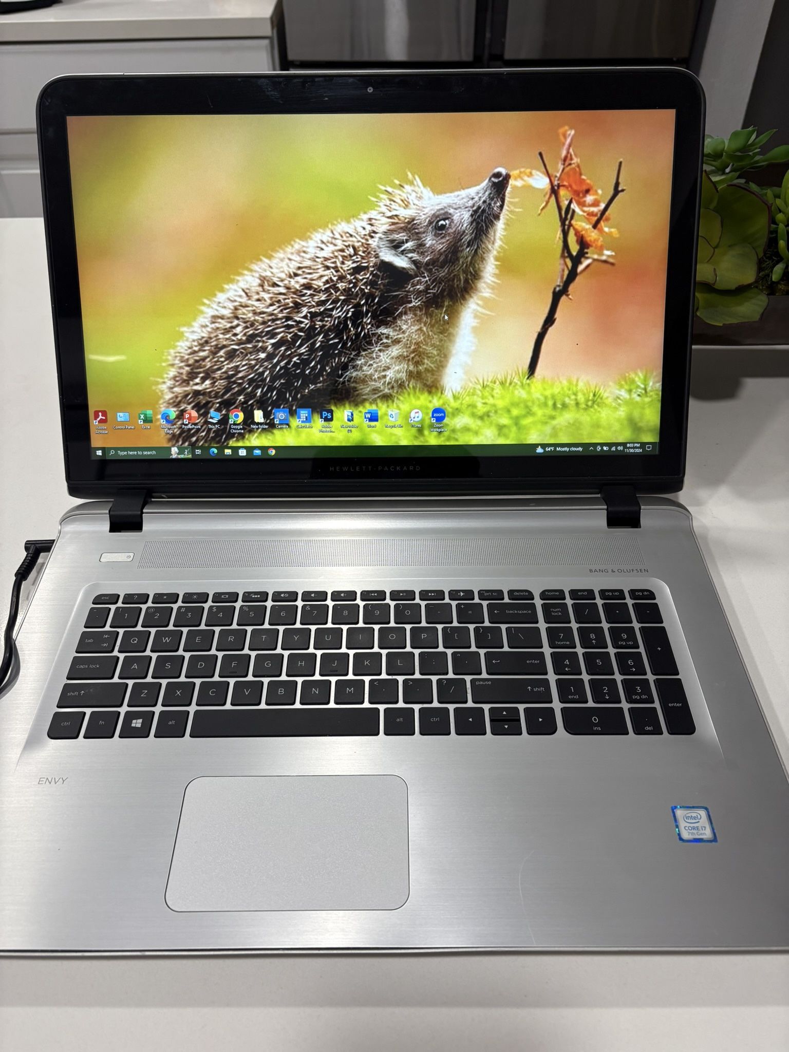 i7…i7…i7…. HP ENVY NOTEBOOK 📔 LAPTOP ….64 bit , Intel ( R ) ..core ( TM ) …FULLY LOADED WINDOWS 10 PROFESSIONAL….and ( photoshop 2021 version ),,ph