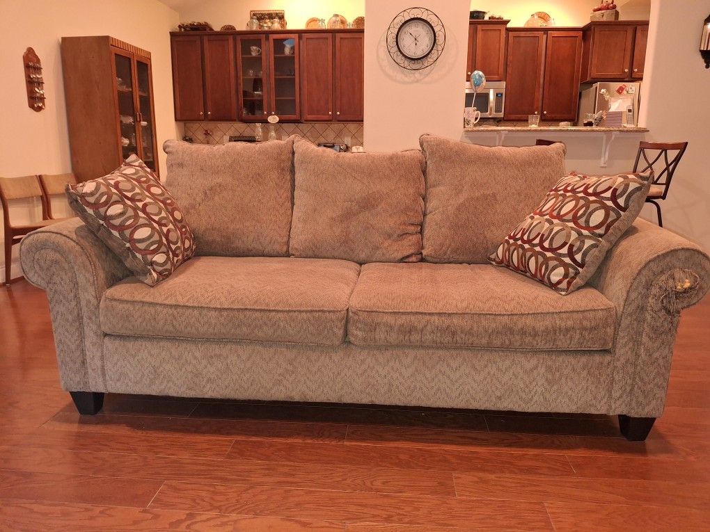 Sofa & Loveseat