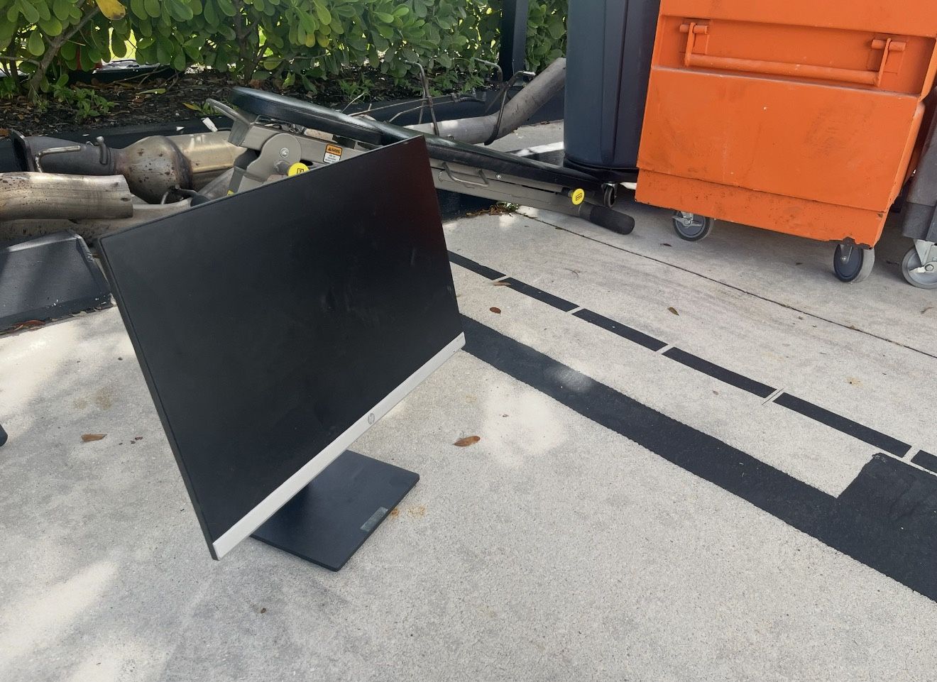 HP 24” Monitor – Slim Design – Great Condition