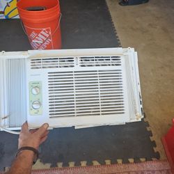 Frigidaire AC window Unit