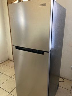 Vissani Top-Freezer Refrigerator Stainless Look