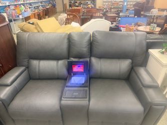 Reclining loveseat