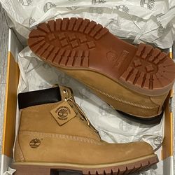 TIMBERLAND PREMIUM WATERPROOF BOOT MEN 12 / WOMEN 13.5