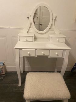Vanity Table with Mirror and Stool