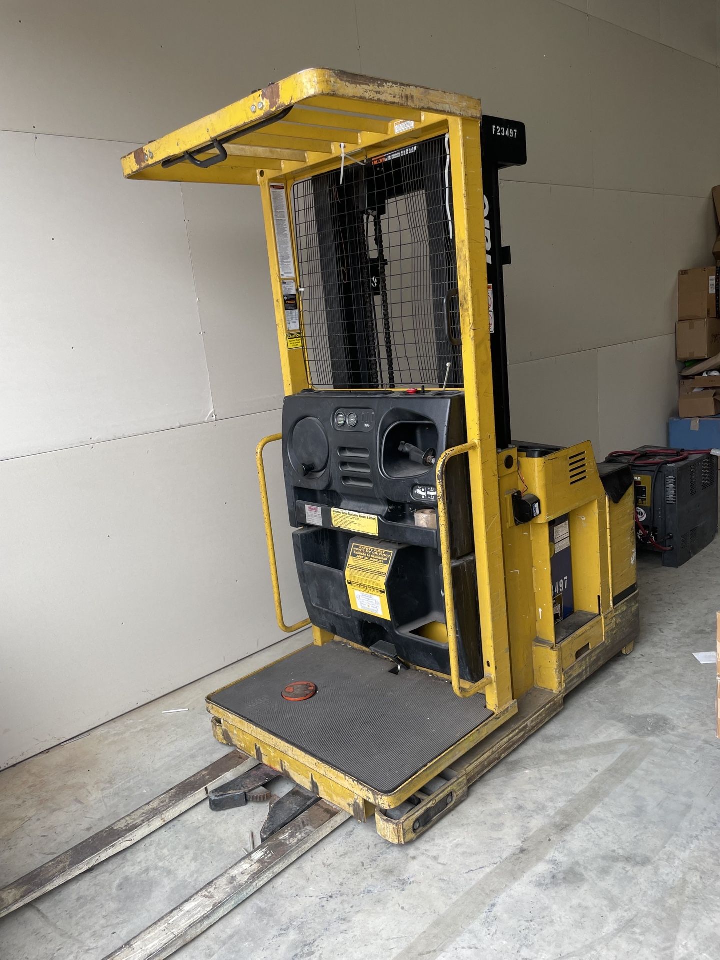 Yale Order Picker Cherry Picker Loader Forklift