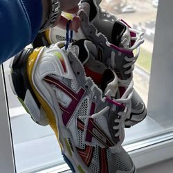 Balenciaga runner men’s size 9 multicolor fancy shoe
